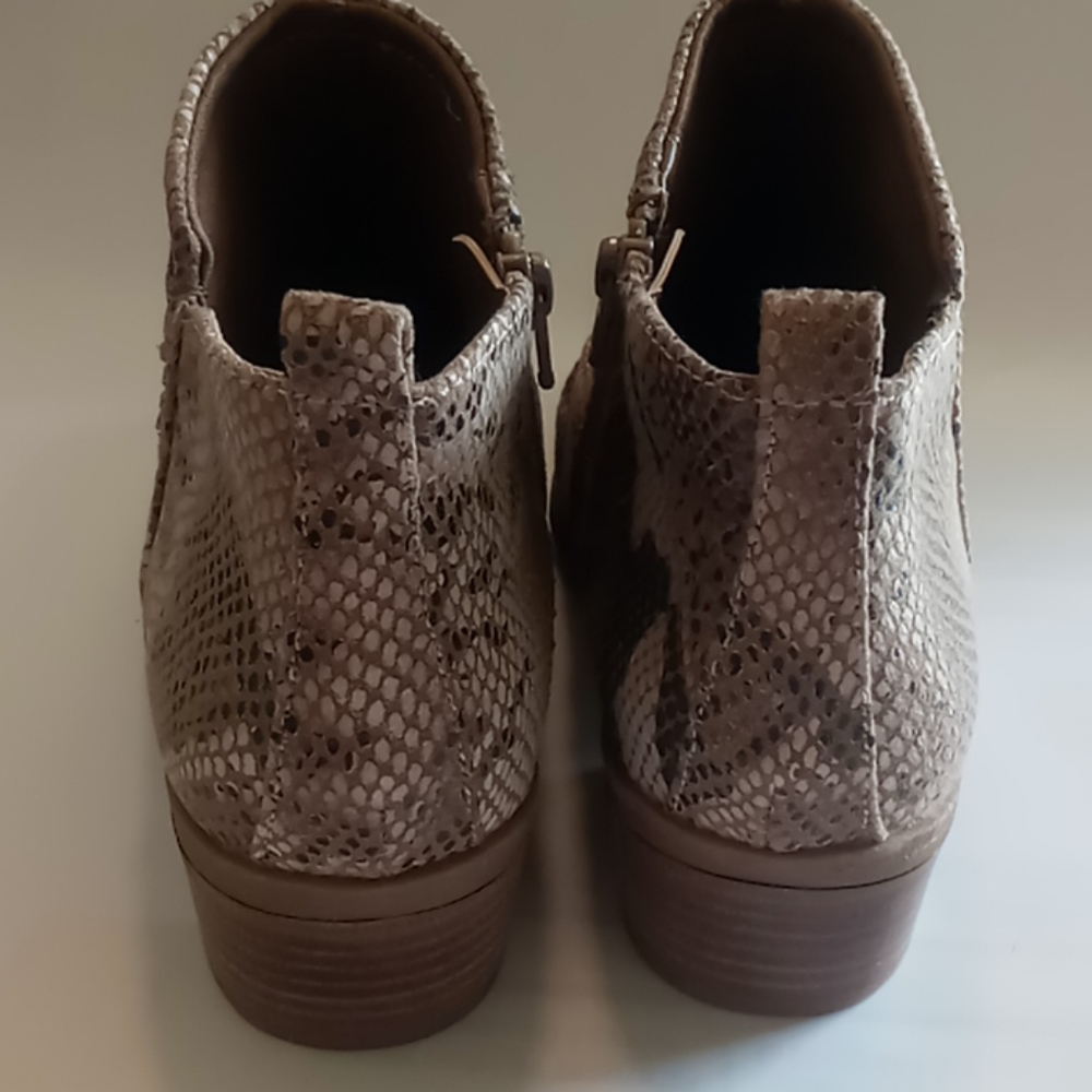 Baretraps Python Print Ankle Booties Sz 7.5 - image 4